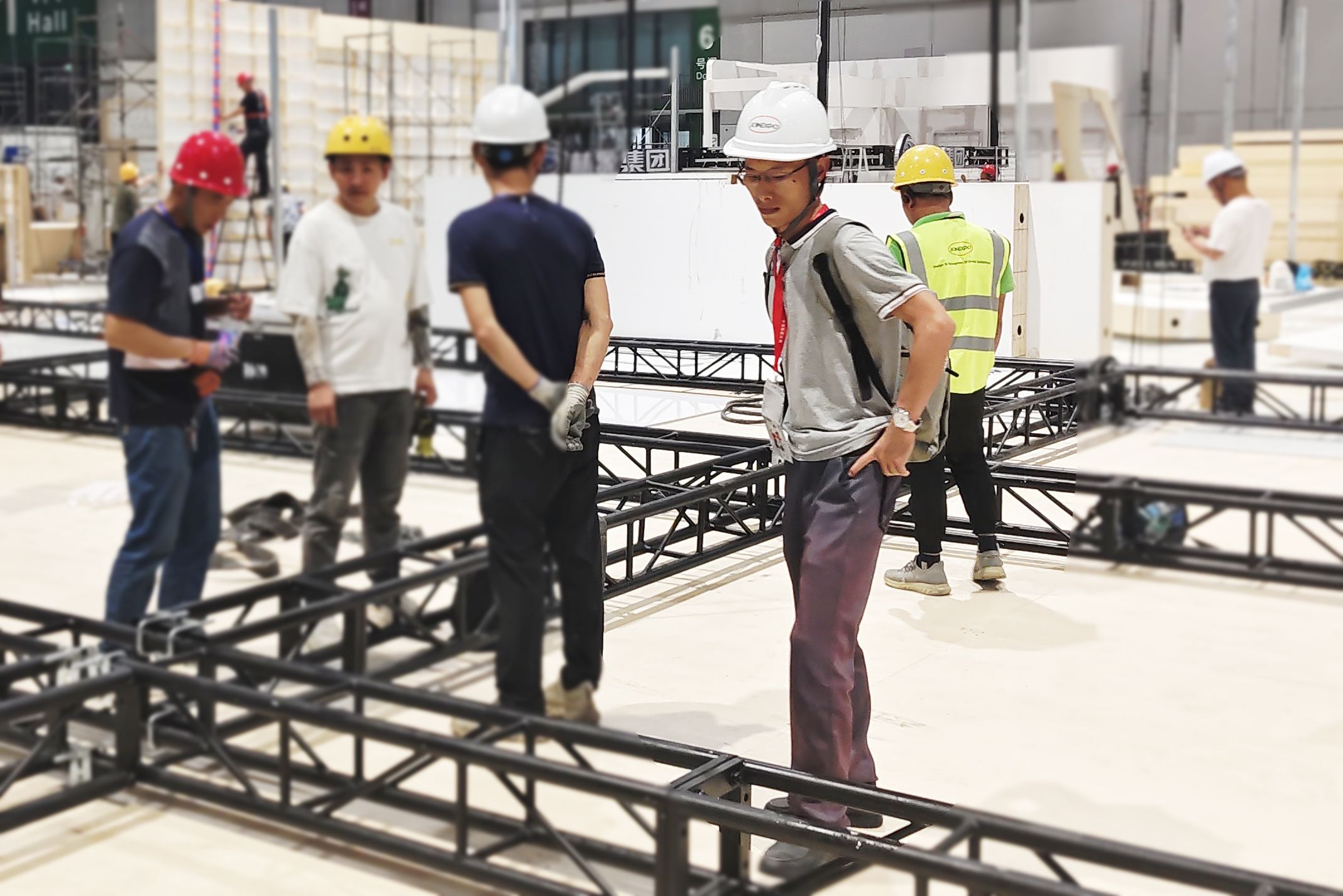 項目部何杰：用敬業(yè)精神交付每一項任務(wù)