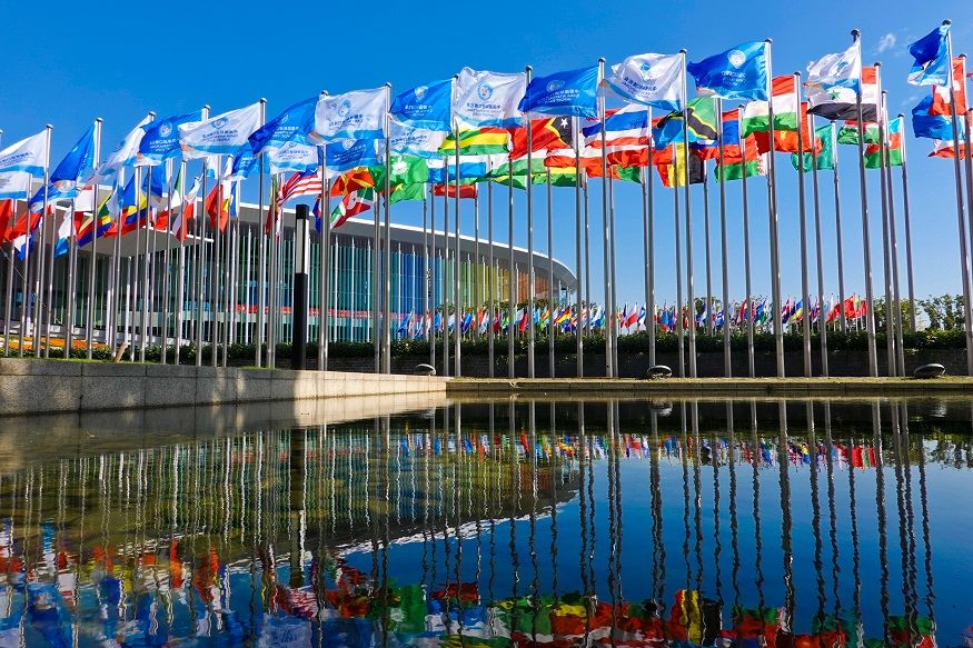 多功能空間在進(jìn)博會(huì)食品及農(nóng)產(chǎn)品展區(qū)展臺搭建設(shè)計(jì)中的實(shí)現(xiàn)