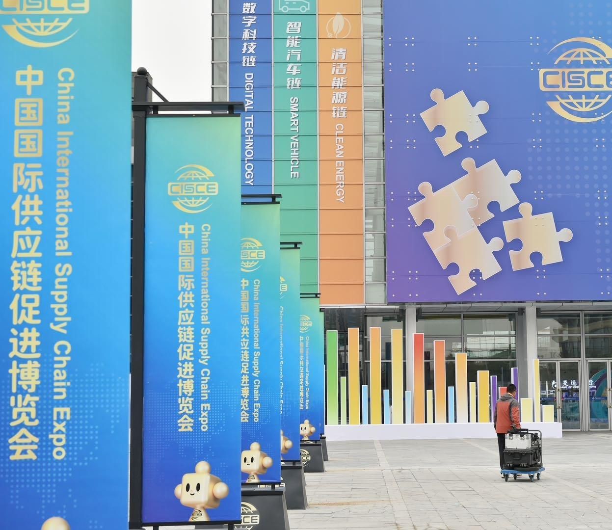 巧妙展臺(tái)展覽搭建三大方法提升空間感，為中國(guó)國(guó)際供應(yīng)鏈促進(jìn)博覽會(huì)做好準(zhǔn)備