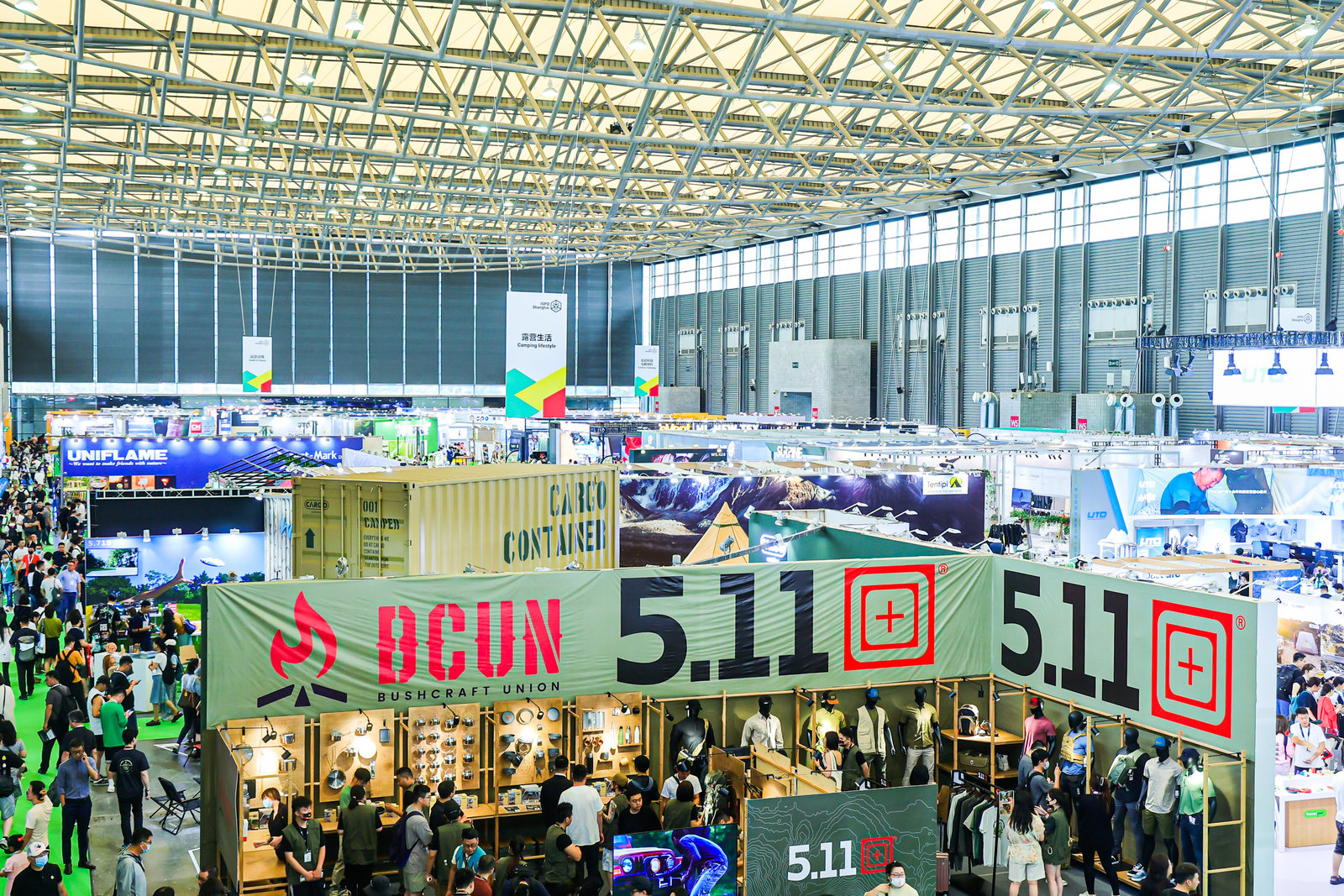 展臺(tái)設(shè)計(jì)必須為展品服務(wù)，如何實(shí)現(xiàn)展品與展臺(tái)的相互補(bǔ)充？